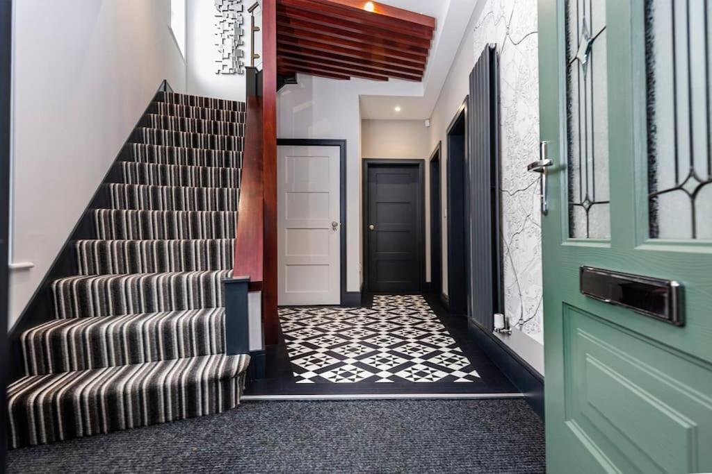 Bootique House - Luxury Group Accommodation In Wakefield Exterior photo