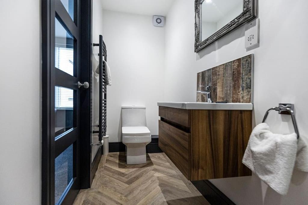 Bootique House - Luxury Group Accommodation In Wakefield Exterior photo