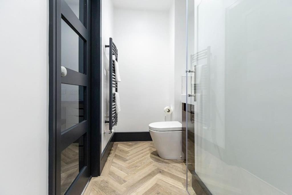 Bootique House - Luxury Group Accommodation In Wakefield Exterior photo